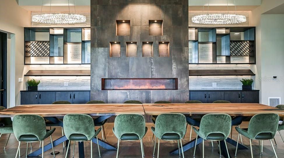 合同活跃: $938,273 (3 贝兹, 3 浴室, 2435 平方英尺)