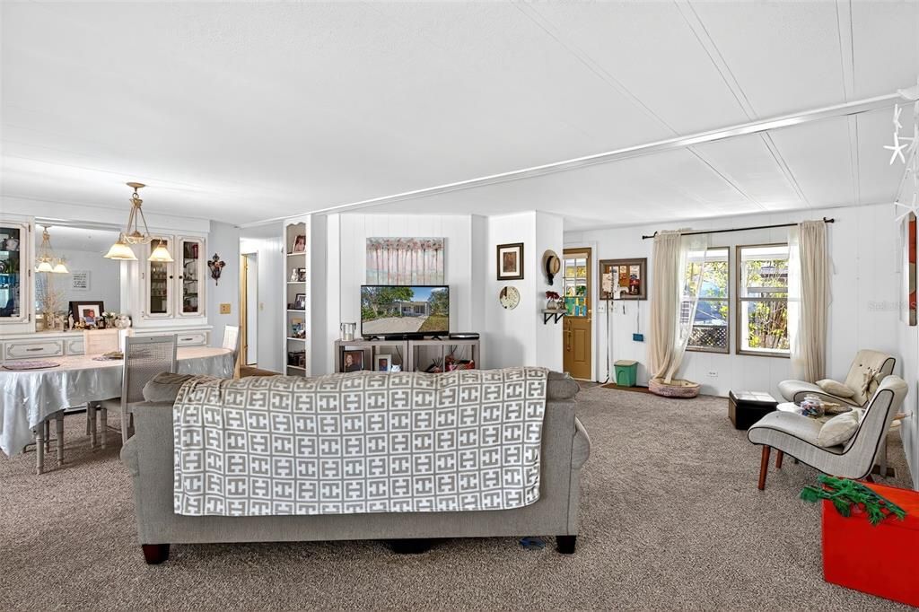 For Sale: $110,000 (2 beds, 2 baths, 1440 Square Feet)