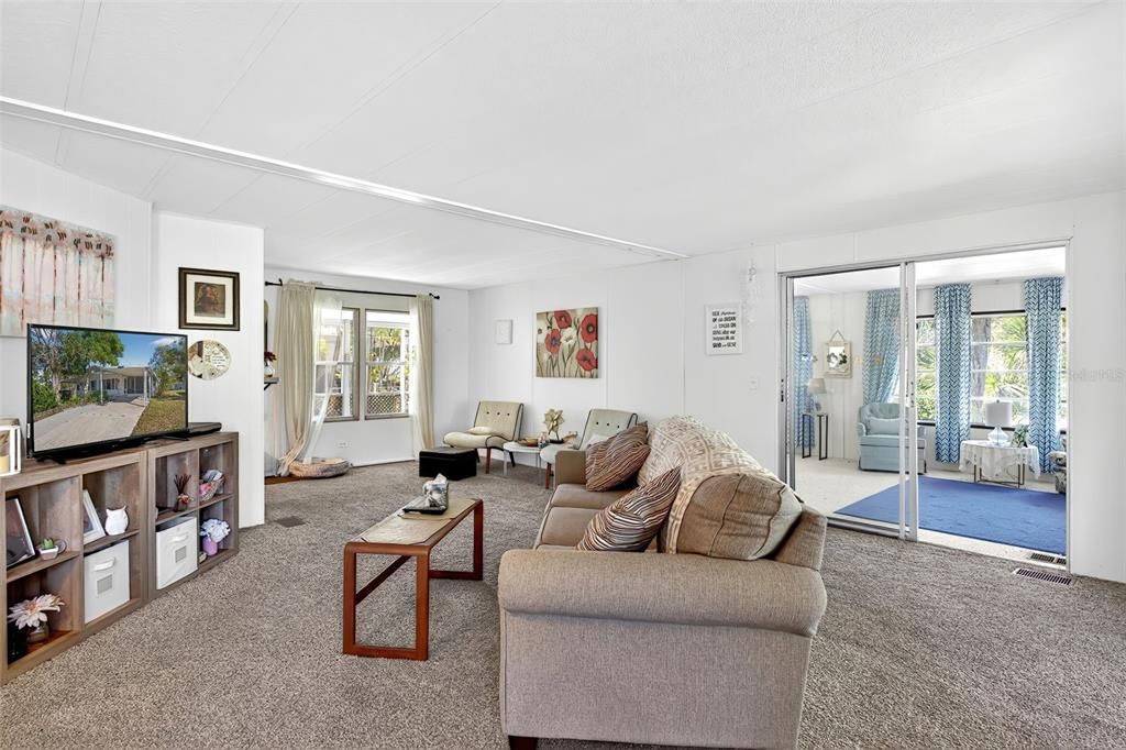 For Sale: $110,000 (2 beds, 2 baths, 1440 Square Feet)