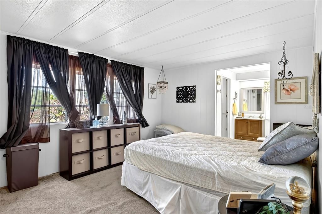 For Sale: $110,000 (2 beds, 2 baths, 1440 Square Feet)