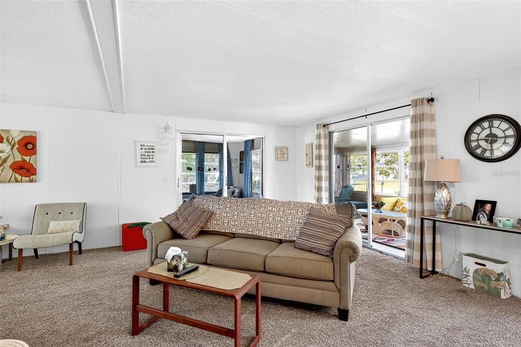 For Sale: $110,000 (2 beds, 2 baths, 1440 Square Feet)