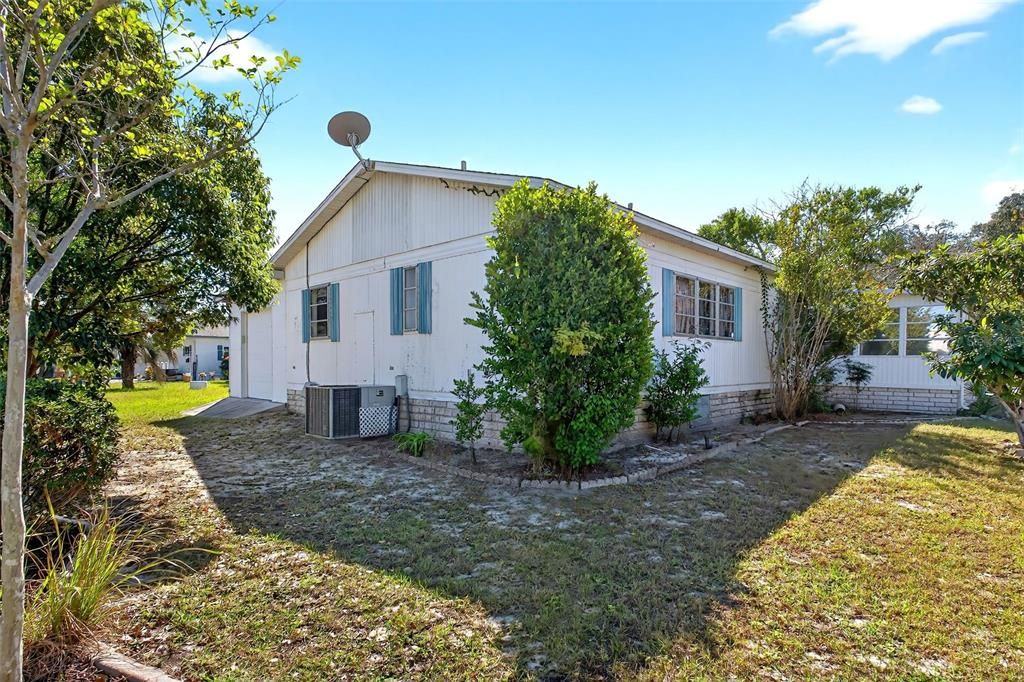 For Sale: $110,000 (2 beds, 2 baths, 1440 Square Feet)