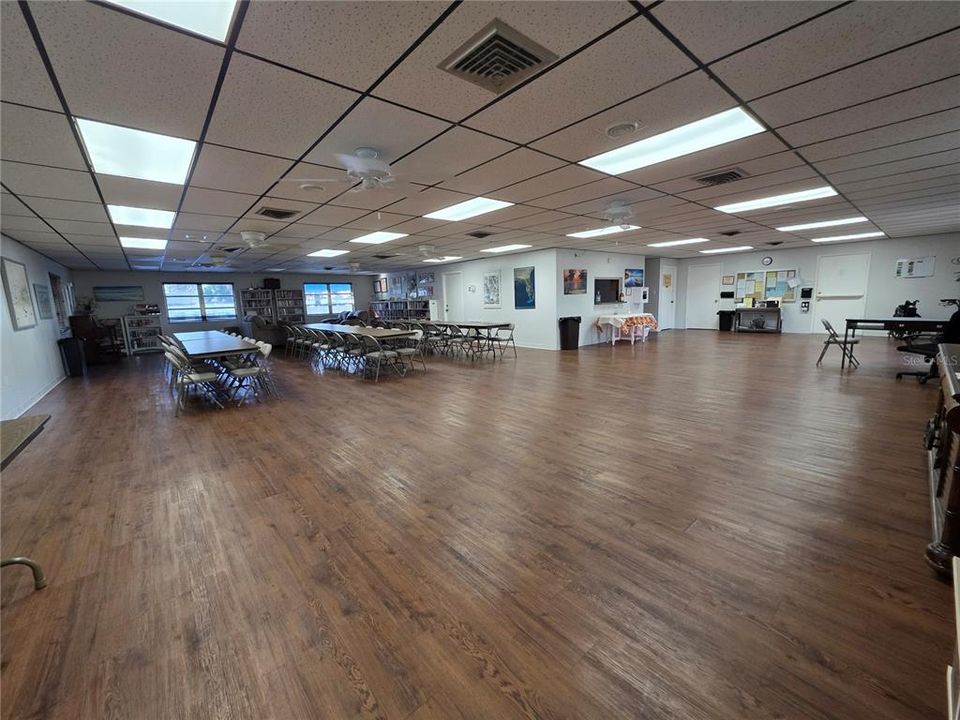 Под контрактом: $109,900 (2 спален, 2 ванн, 1125 Квадратных фут)