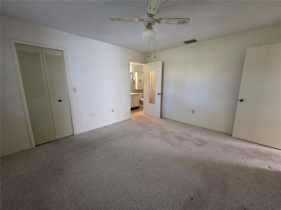 Под контрактом: $109,900 (2 спален, 2 ванн, 1125 Квадратных фут)