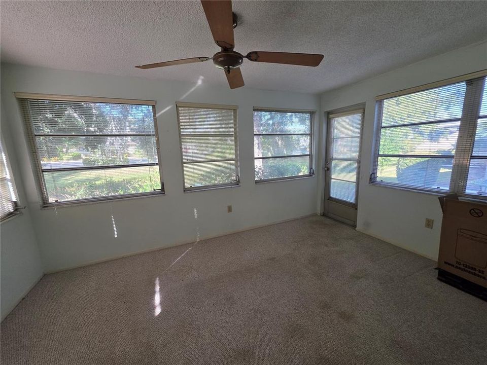 Под контрактом: $109,900 (2 спален, 2 ванн, 1125 Квадратных фут)