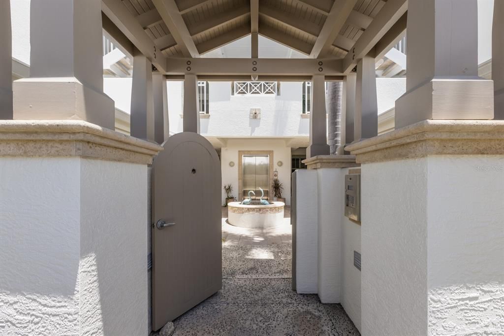 待售: $4,975,000 (3 贝兹, 3 浴室, 3006 平方英尺)