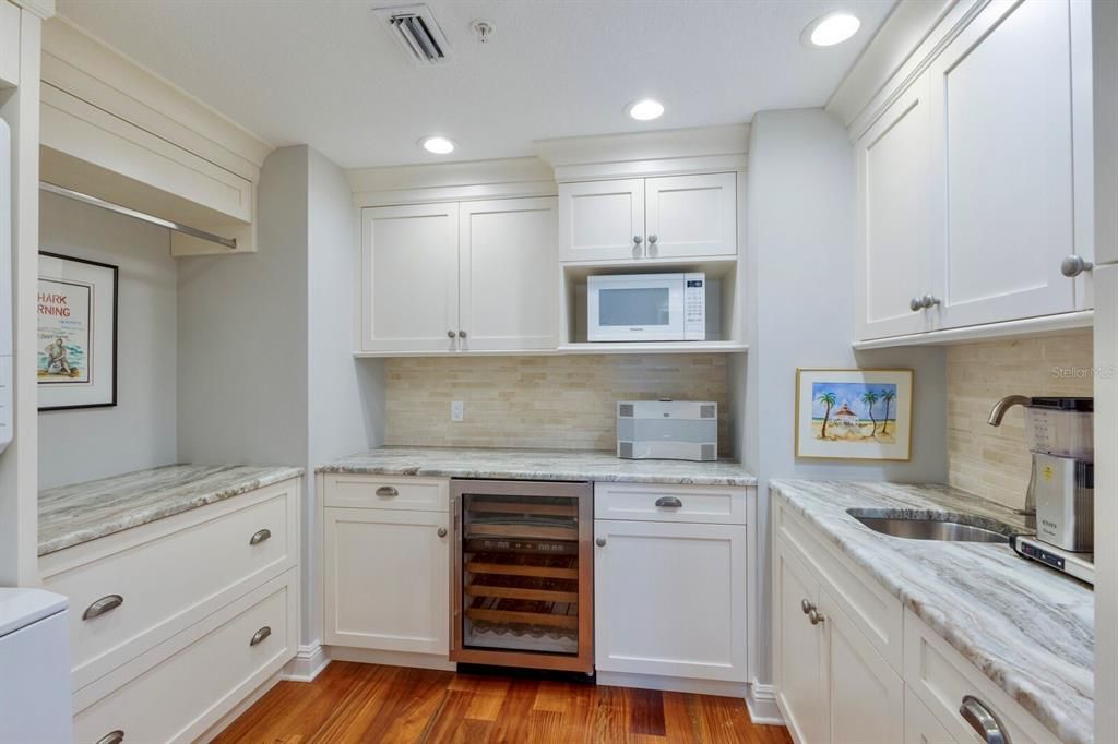 待售: $4,975,000 (3 贝兹, 3 浴室, 3006 平方英尺)