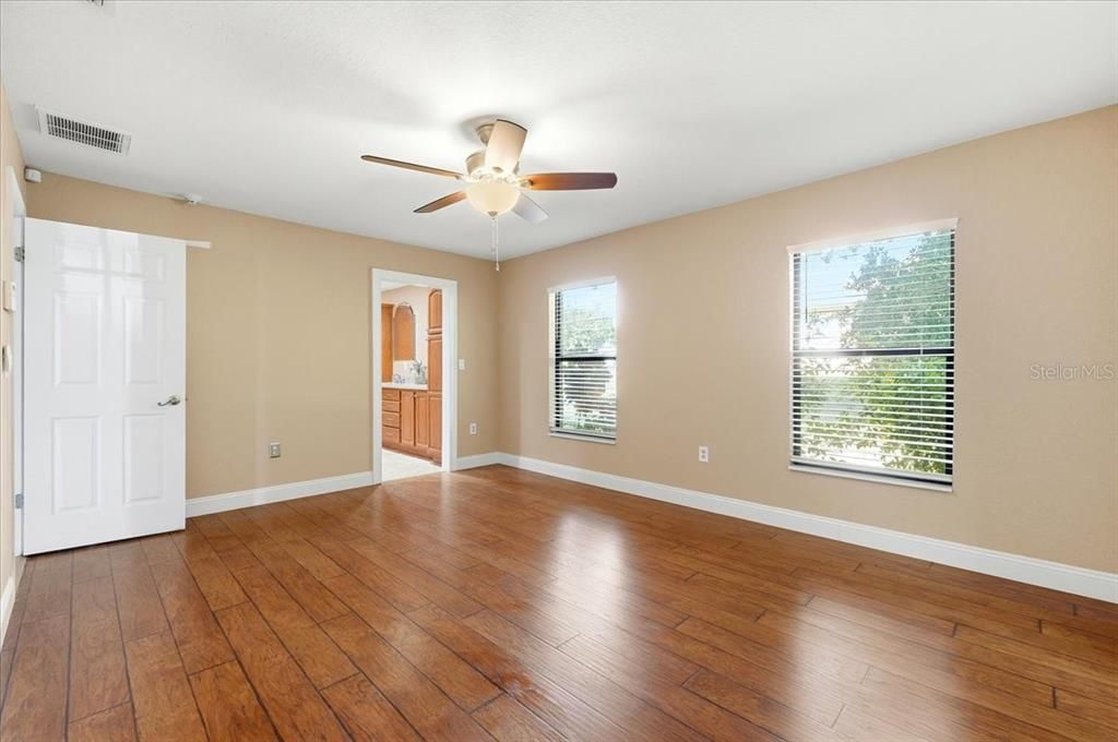 На продажу: $384,999 (3 спален, 2 ванн, 2077 Квадратных фут)