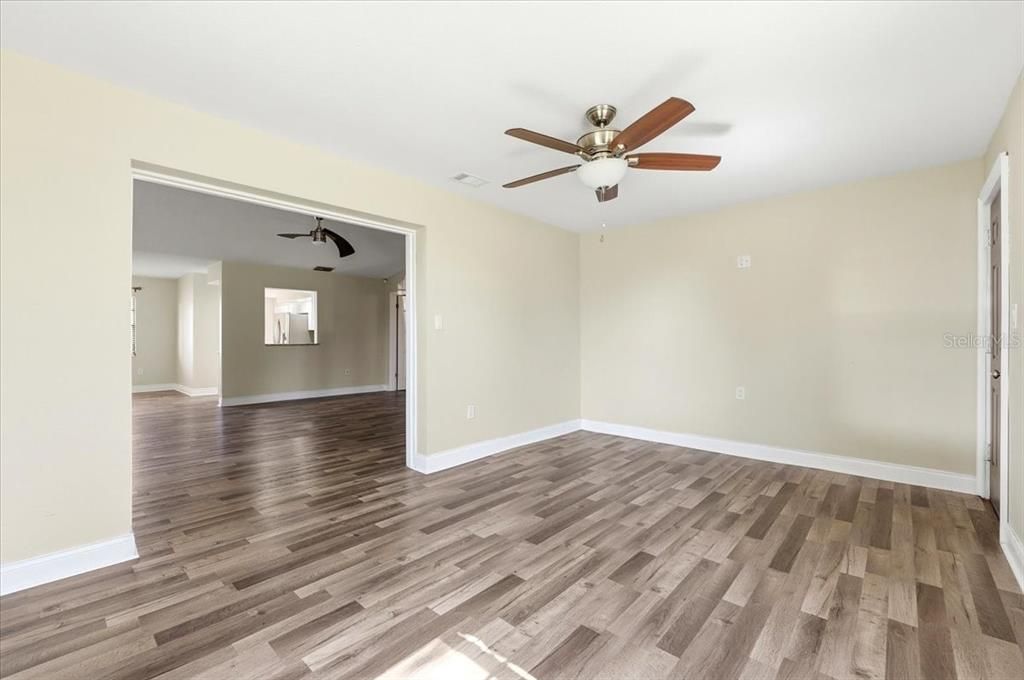 На продажу: $384,999 (3 спален, 2 ванн, 2077 Квадратных фут)