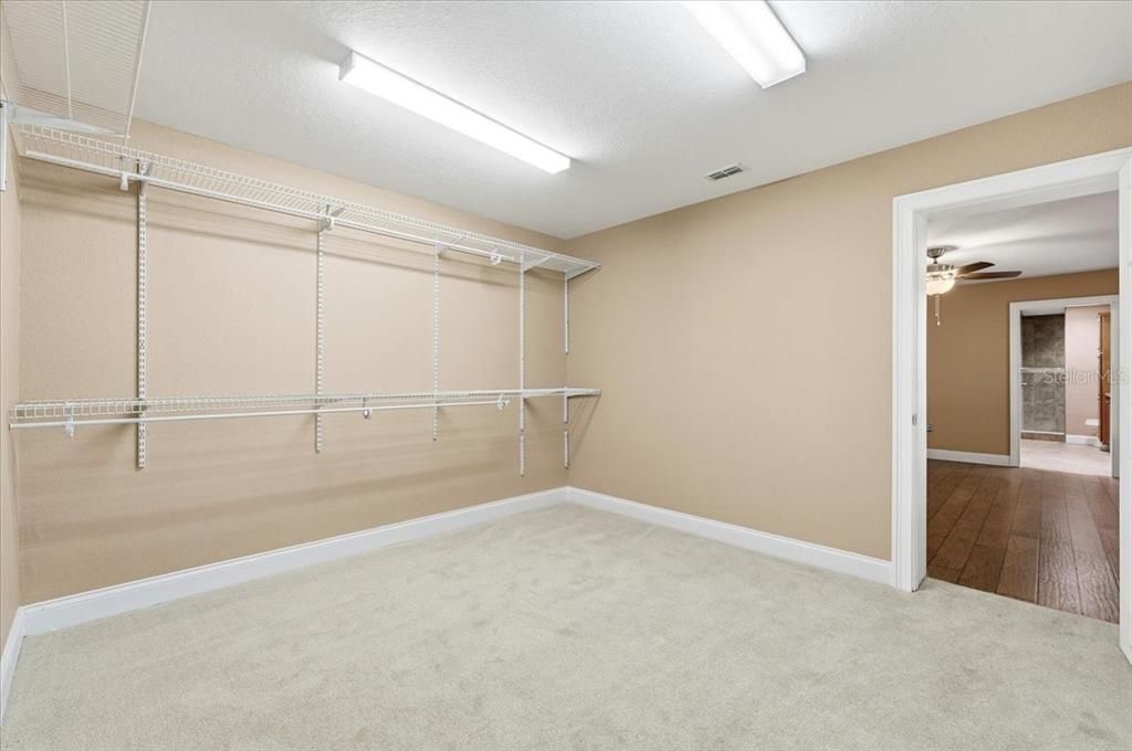 На продажу: $384,999 (3 спален, 2 ванн, 2077 Квадратных фут)