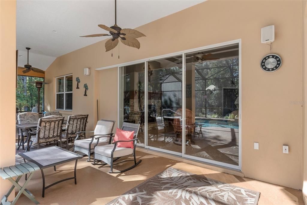 Под контрактом: $550,000 (3 спален, 3 ванн, 2596 Квадратных фут)