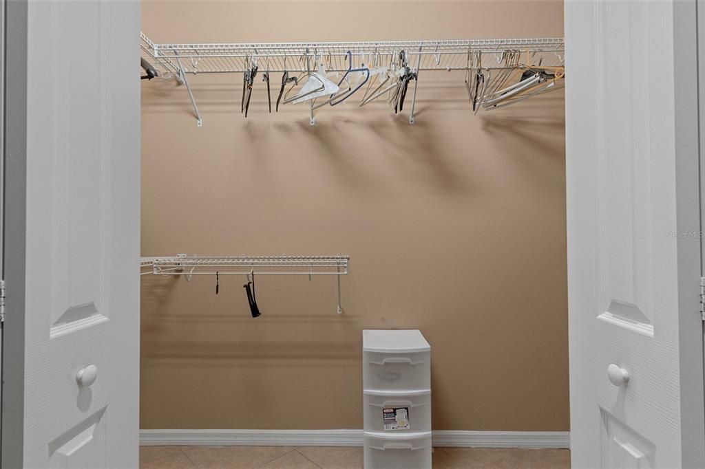 Под контрактом: $550,000 (3 спален, 3 ванн, 2596 Квадратных фут)