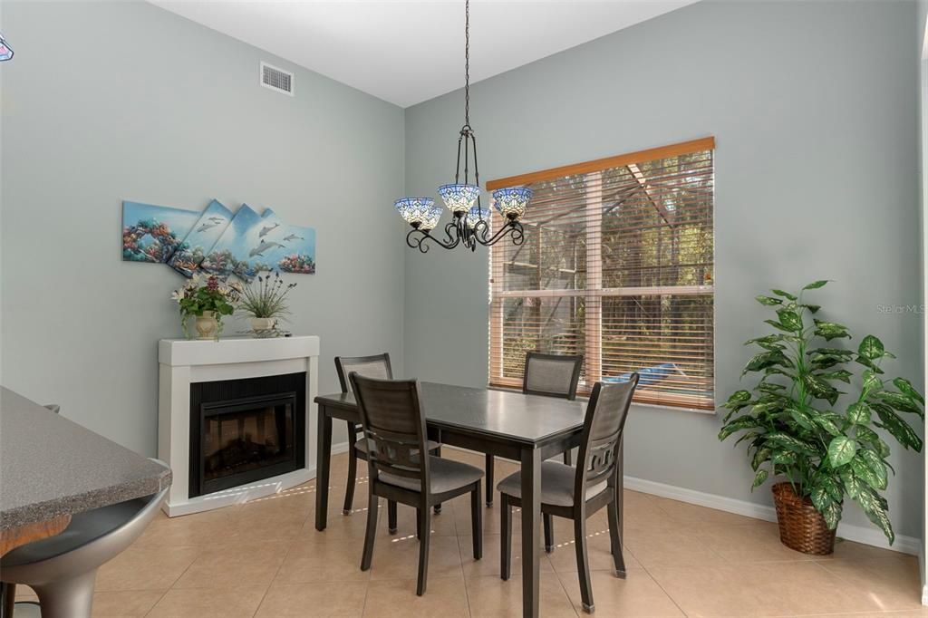 Под контрактом: $550,000 (3 спален, 3 ванн, 2596 Квадратных фут)