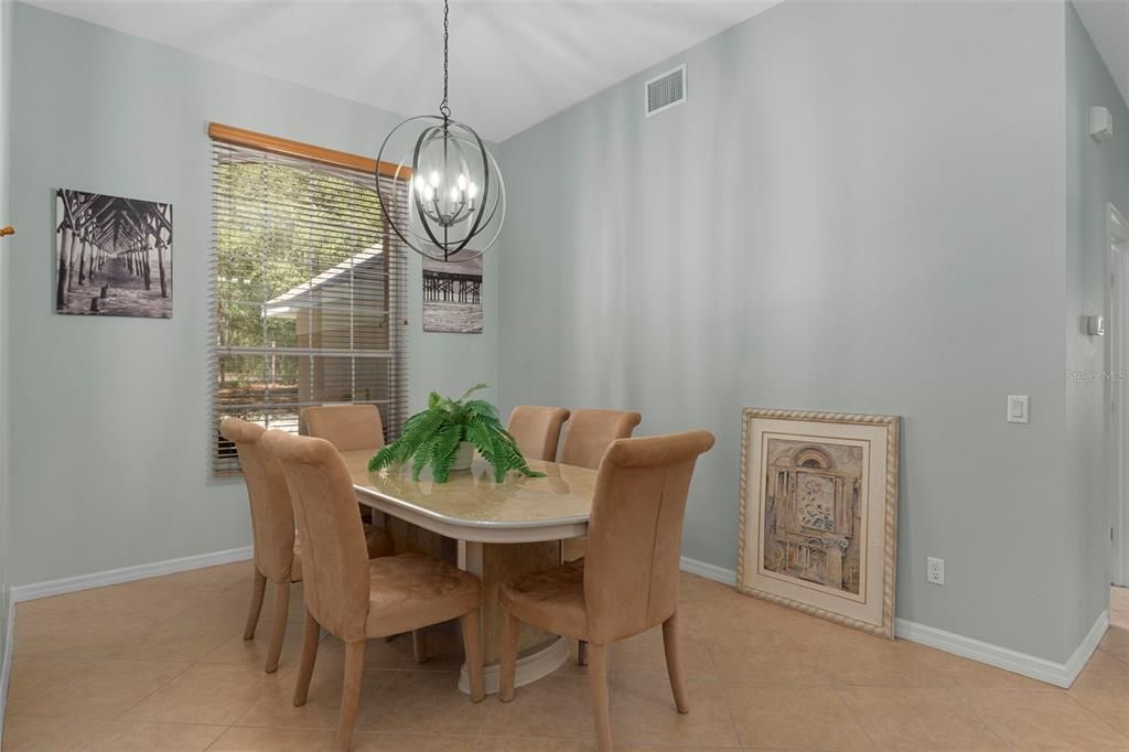 Под контрактом: $550,000 (3 спален, 3 ванн, 2596 Квадратных фут)