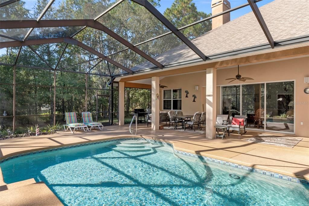 Под контрактом: $550,000 (3 спален, 3 ванн, 2596 Квадратных фут)