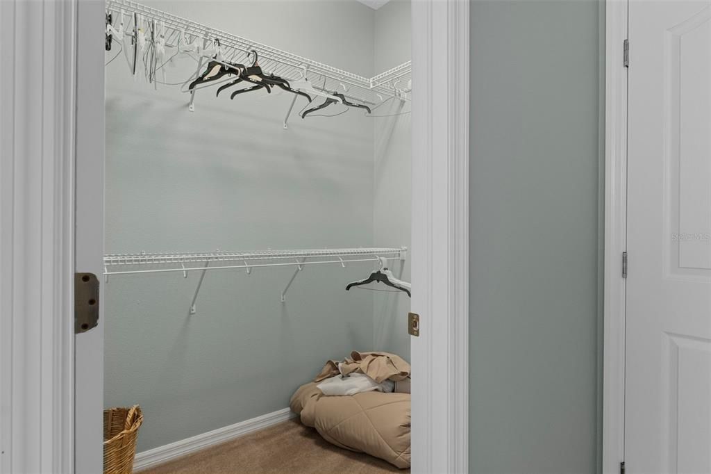 Под контрактом: $550,000 (3 спален, 3 ванн, 2596 Квадратных фут)