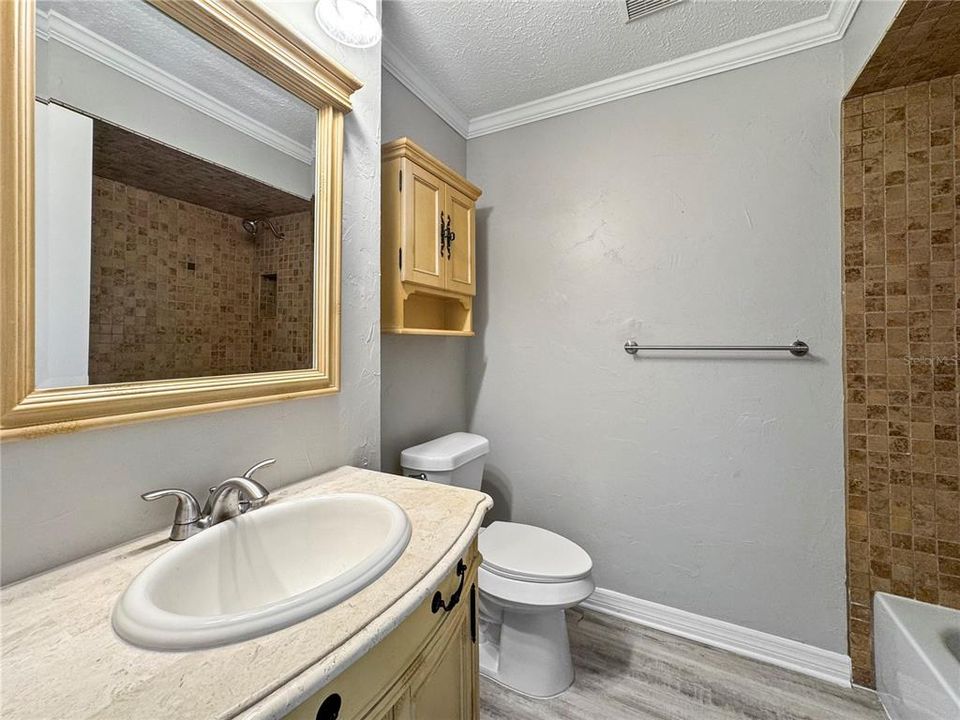 出租: $1,830 (3 贝兹, 2 浴室, 1157 平方英尺)