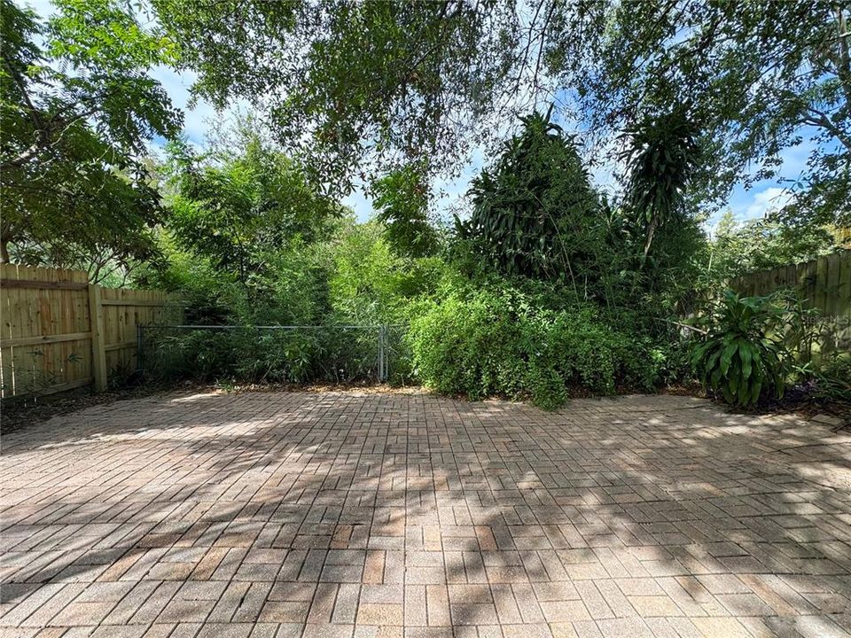 出租: $1,830 (3 贝兹, 2 浴室, 1157 平方英尺)