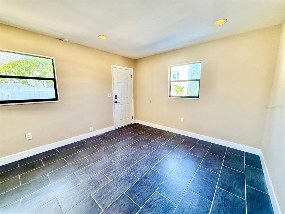 For Rent: $1,675 (1 beds, 1 baths, 500 Square Feet)