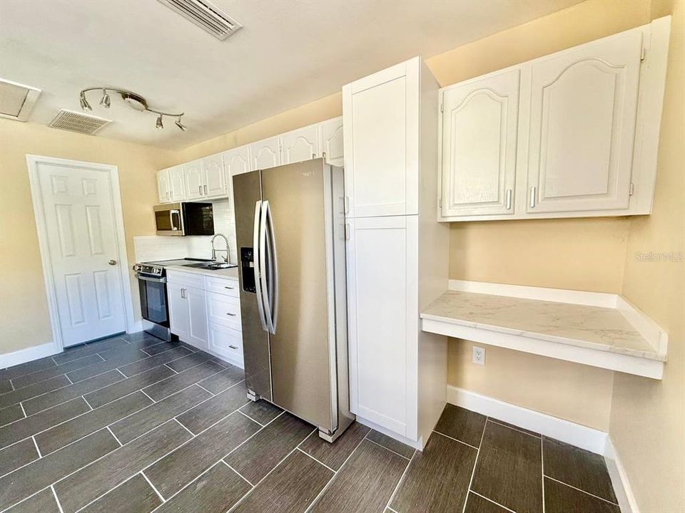 For Rent: $1,675 (1 beds, 1 baths, 500 Square Feet)