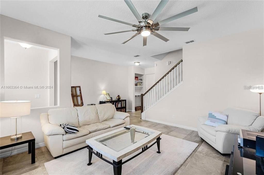 Active With Contract: $2,700 (3 beds, 2 baths, 1760 Square Feet)