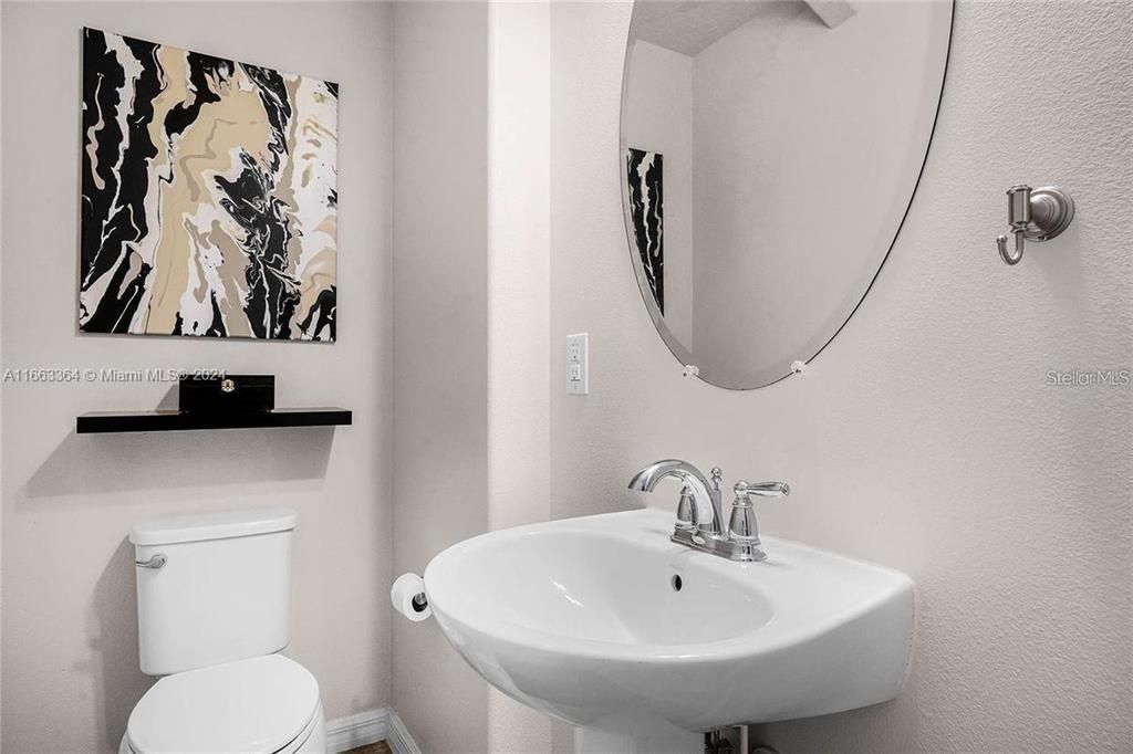 Active With Contract: $2,700 (3 beds, 2 baths, 1760 Square Feet)