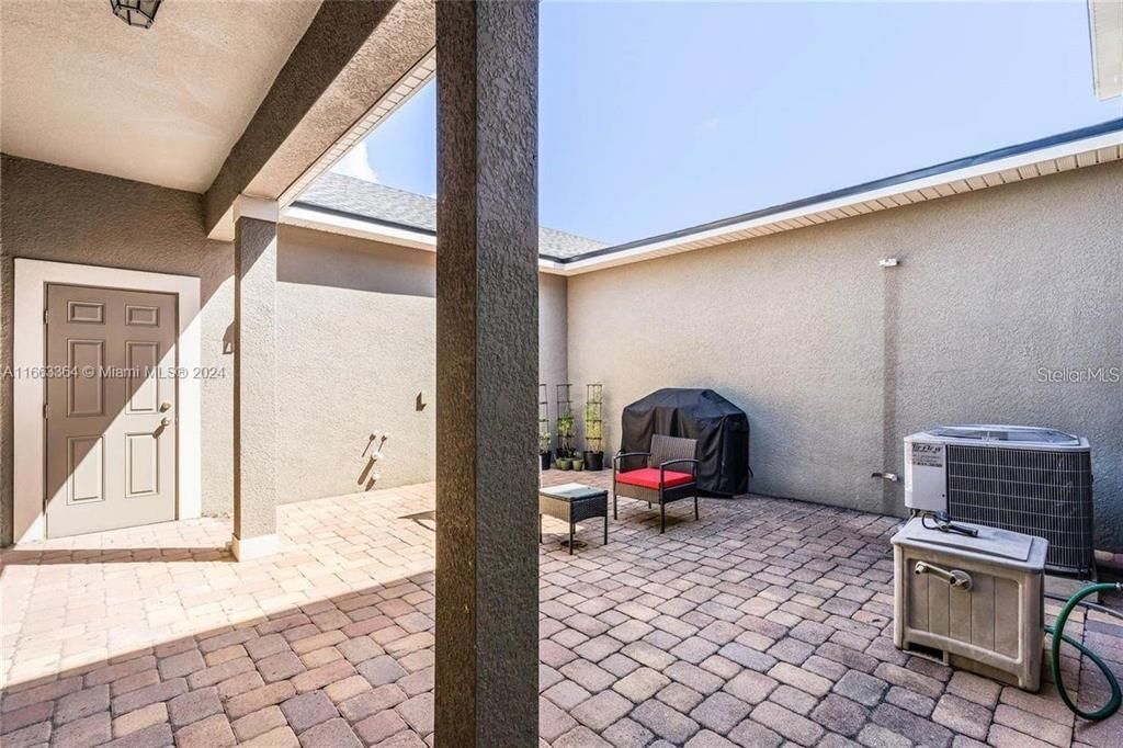 Active With Contract: $2,700 (3 beds, 2 baths, 1760 Square Feet)