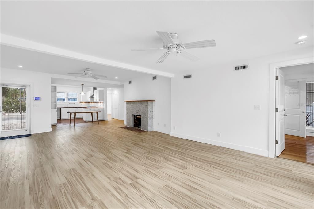 For Sale: $2,125,000 (3 beds, 3 baths, 2151 Square Feet)