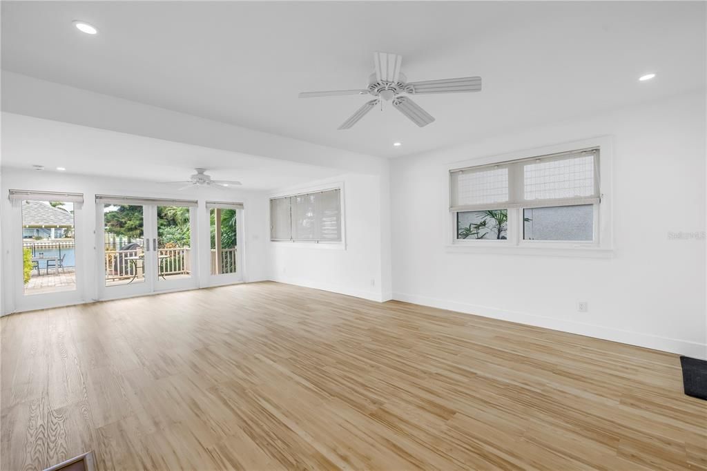 For Sale: $2,125,000 (3 beds, 3 baths, 2151 Square Feet)