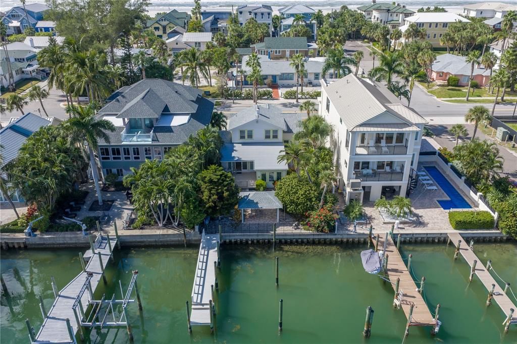 For Sale: $2,125,000 (3 beds, 3 baths, 2151 Square Feet)