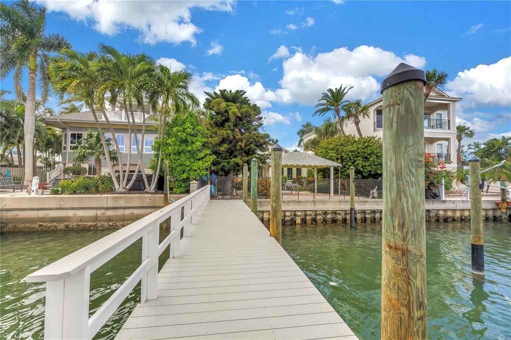 For Sale: $2,125,000 (3 beds, 3 baths, 2151 Square Feet)