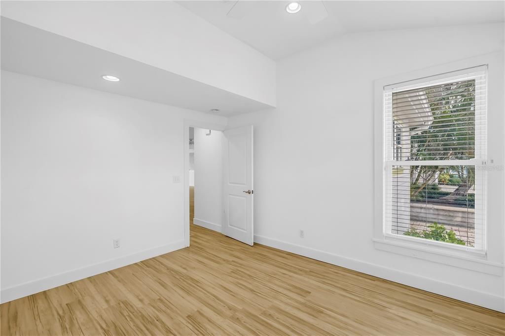 For Sale: $2,125,000 (3 beds, 3 baths, 2151 Square Feet)