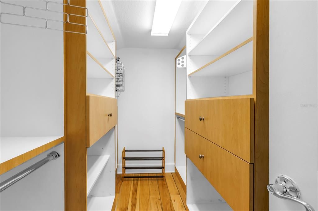 For Sale: $2,125,000 (3 beds, 3 baths, 2151 Square Feet)