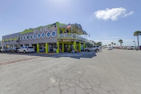 For Sale: $2,125,000 (3 beds, 3 baths, 2151 Square Feet)