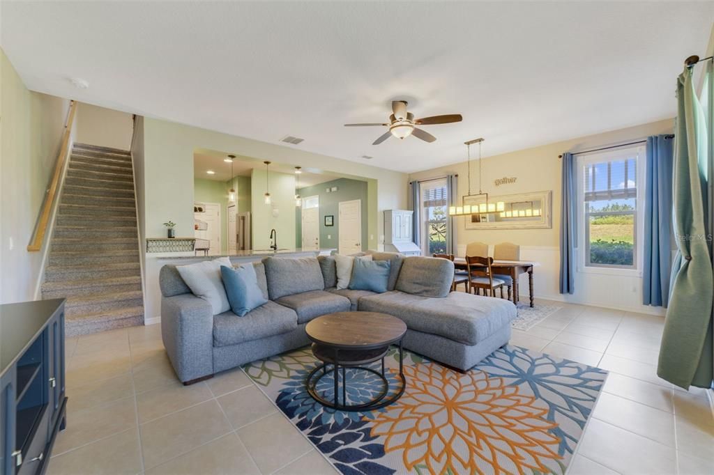 For Sale: $365,000 (3 beds, 2 baths, 1944 Square Feet)