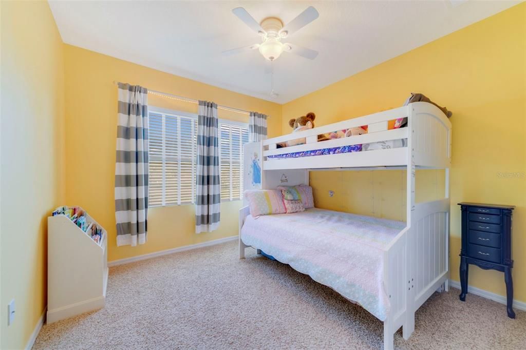 For Sale: $365,000 (3 beds, 2 baths, 1944 Square Feet)