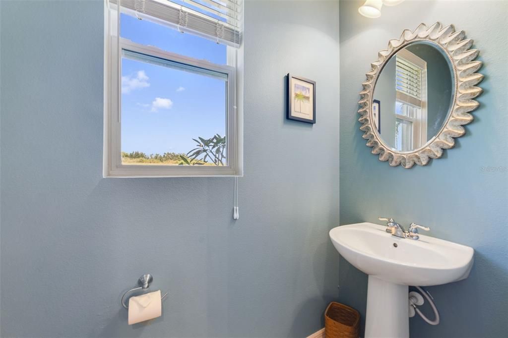 For Sale: $365,000 (3 beds, 2 baths, 1944 Square Feet)