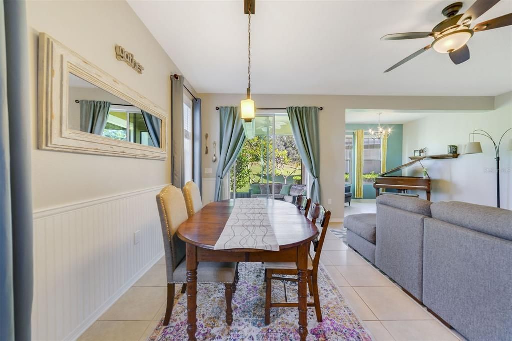 For Sale: $365,000 (3 beds, 2 baths, 1944 Square Feet)