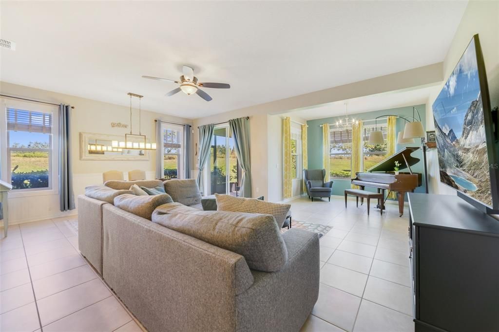 For Sale: $365,000 (3 beds, 2 baths, 1944 Square Feet)