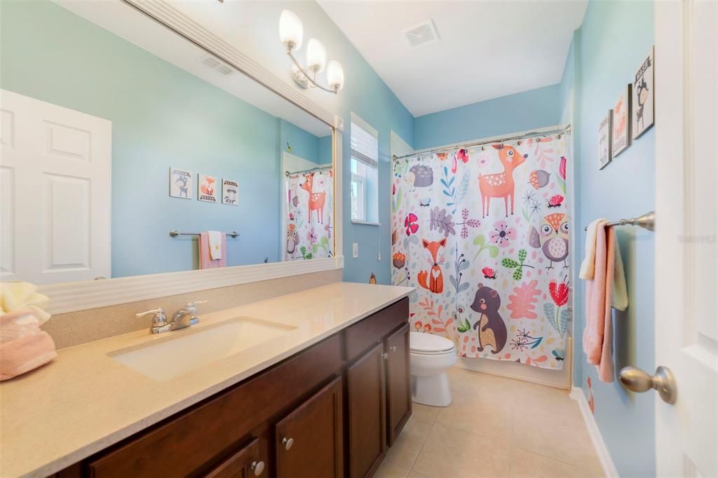 For Sale: $365,000 (3 beds, 2 baths, 1944 Square Feet)