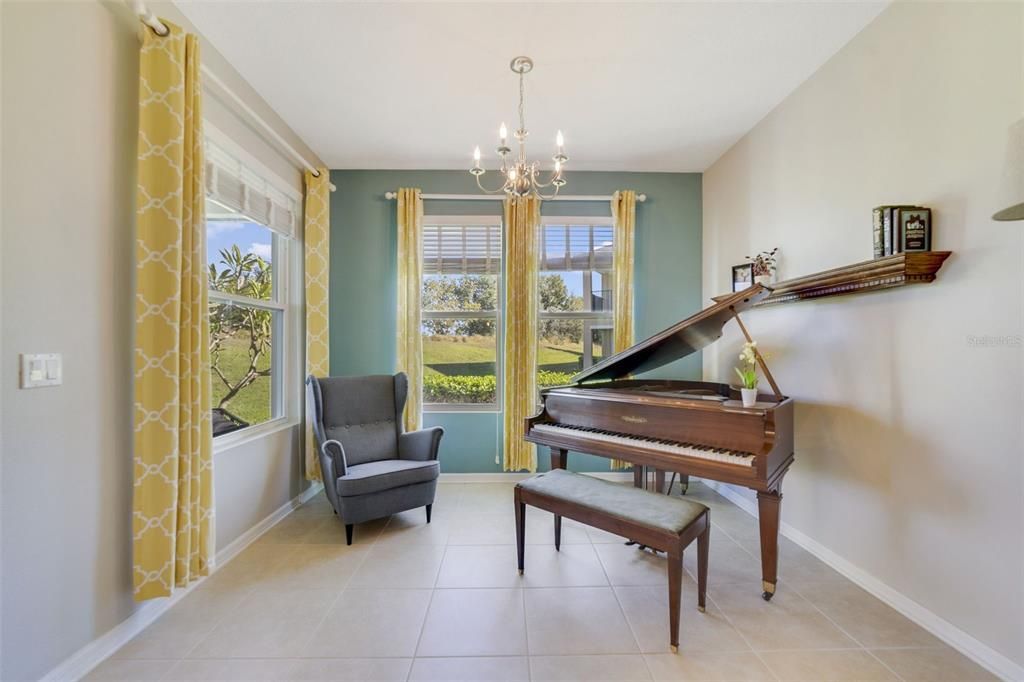 For Sale: $365,000 (3 beds, 2 baths, 1944 Square Feet)