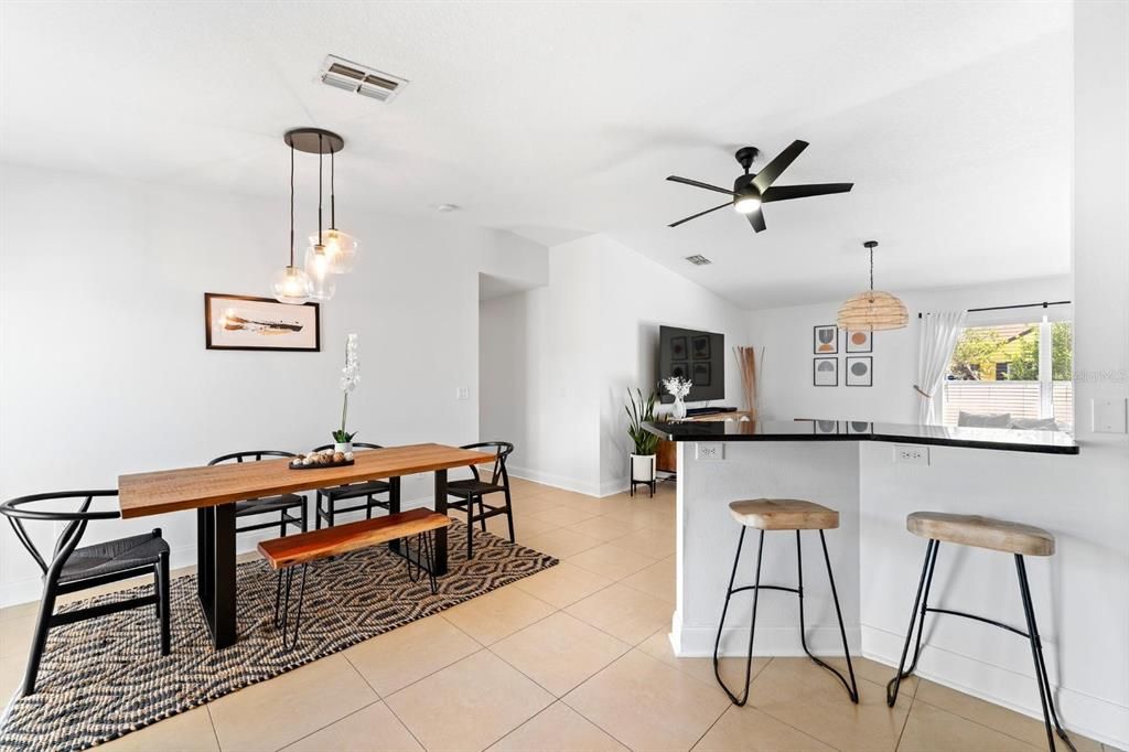 Active With Contract: $3,000 (3 beds, 2 baths, 1350 Square Feet)