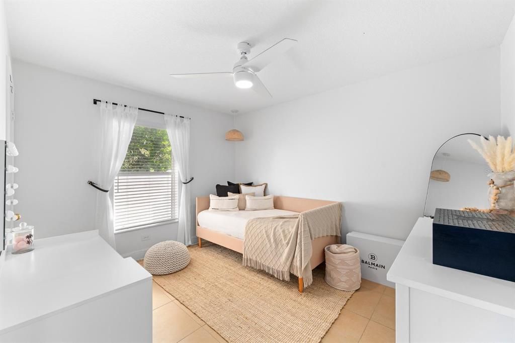 Active With Contract: $3,000 (3 beds, 2 baths, 1350 Square Feet)