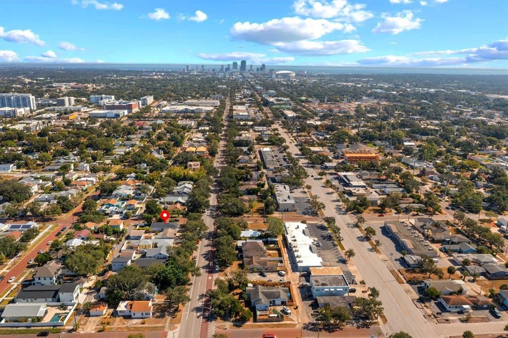 Active With Contract: $3,000 (3 beds, 2 baths, 1350 Square Feet)