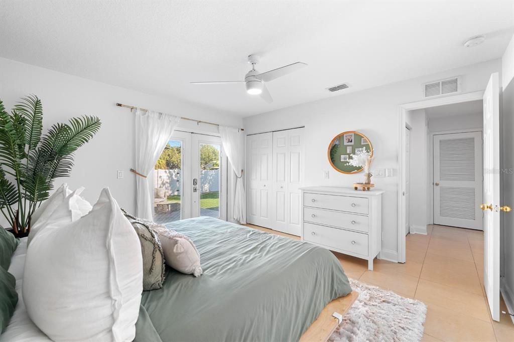 Active With Contract: $3,000 (3 beds, 2 baths, 1350 Square Feet)