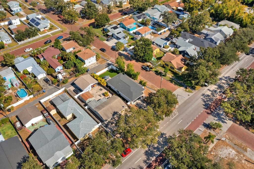 Active With Contract: $3,000 (3 beds, 2 baths, 1350 Square Feet)