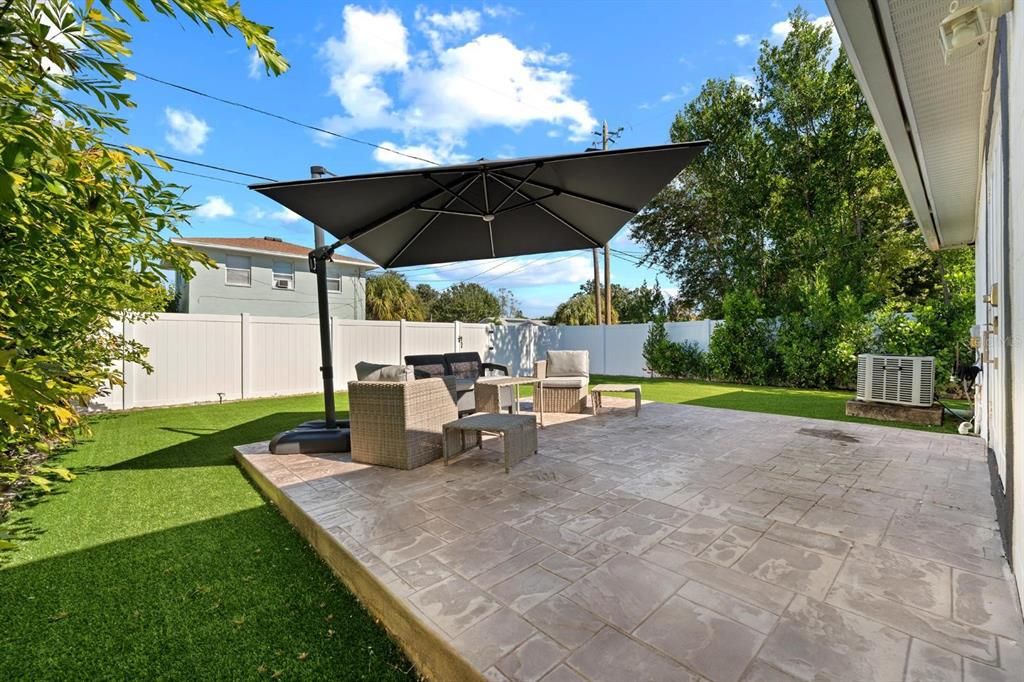 Active With Contract: $3,000 (3 beds, 2 baths, 1350 Square Feet)