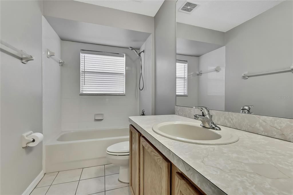For Sale: $239,900 (2 beds, 2 baths, 1260 Square Feet)