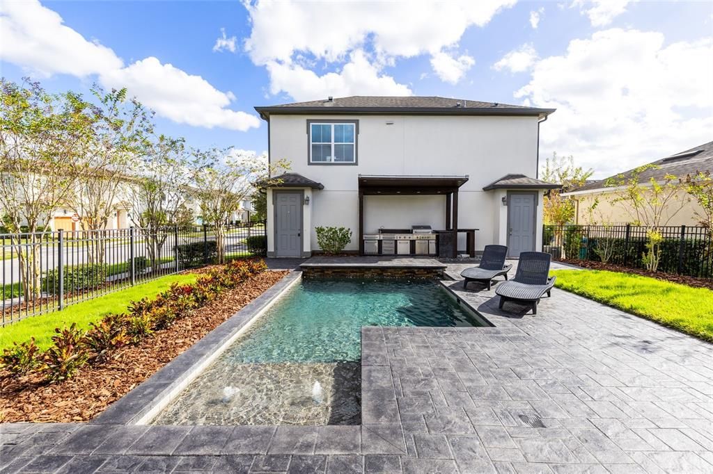 На продажу: $1,125,000 (5 спален, 4 ванн, 3300 Квадратных фут)