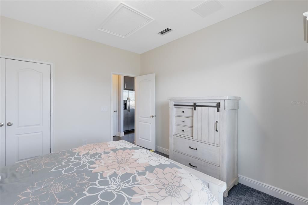 На продажу: $1,125,000 (5 спален, 4 ванн, 3300 Квадратных фут)